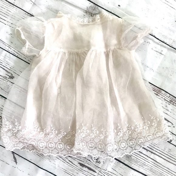 Vintage pale pink embroidered lace baby open dress - Picture 2 of 4